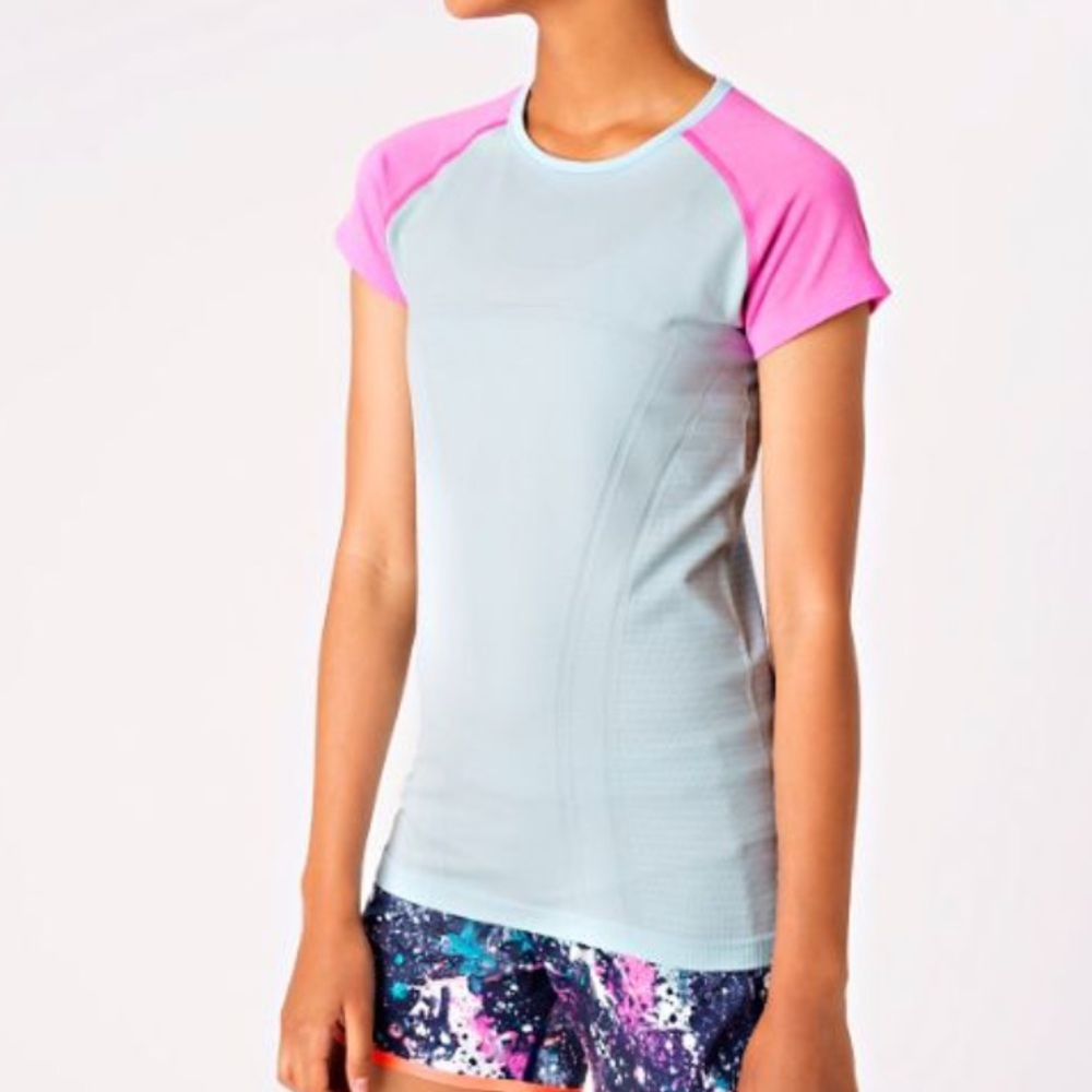 Lululemon Girls Ivivva Fly Tech Short Sleeve Top Athletic Athleisure size 12